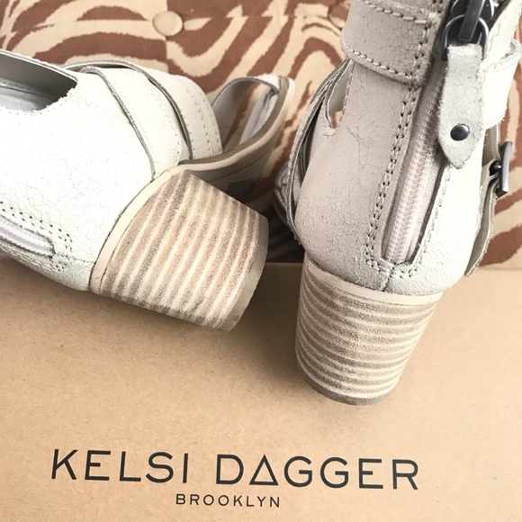 BUCKLE open toe strappy booties - Picture 3 of 6